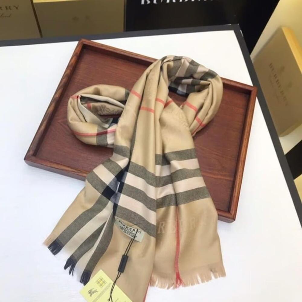 Burberry Scarf - Picture 4 of 7